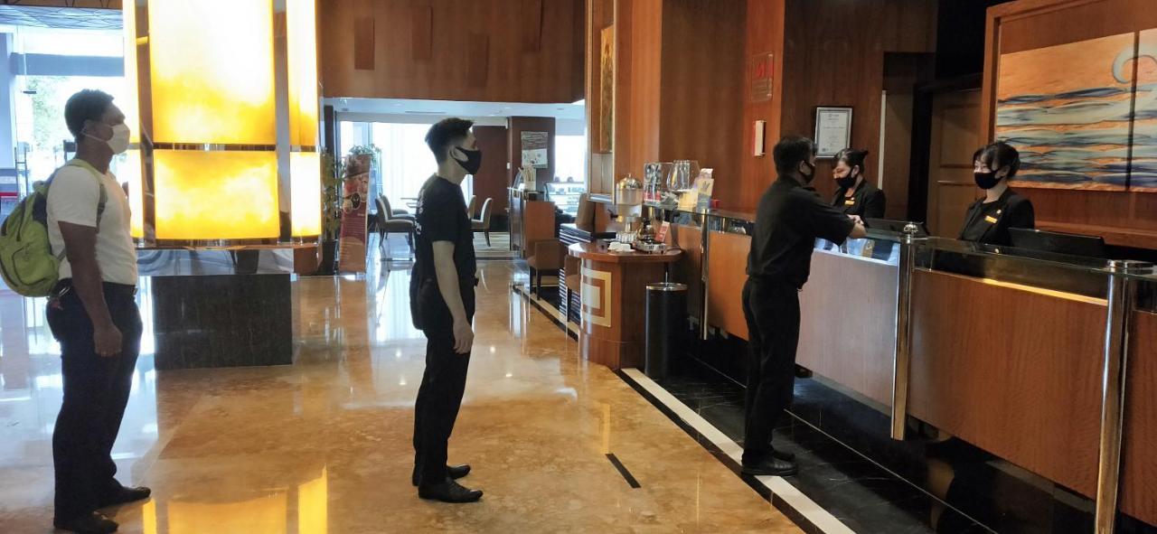 สวิส เบลโฮเต็ล มาเลียวซาน มานาโด Hotel ภายนอก รูปภาพ