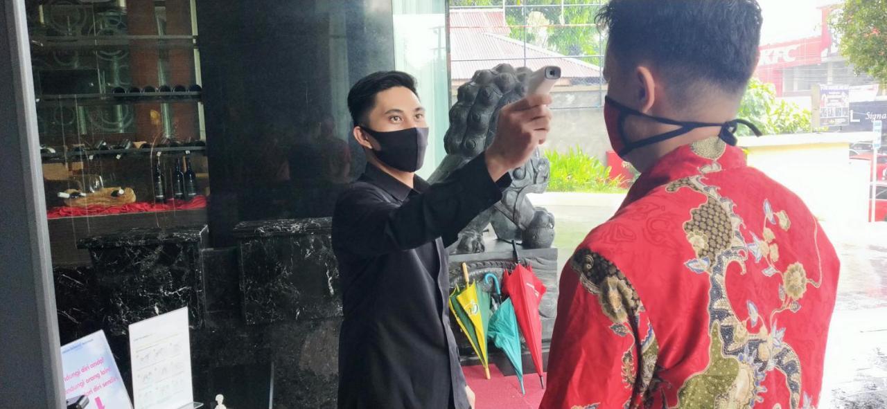 สวิส เบลโฮเต็ล มาเลียวซาน มานาโด Hotel ภายนอก รูปภาพ