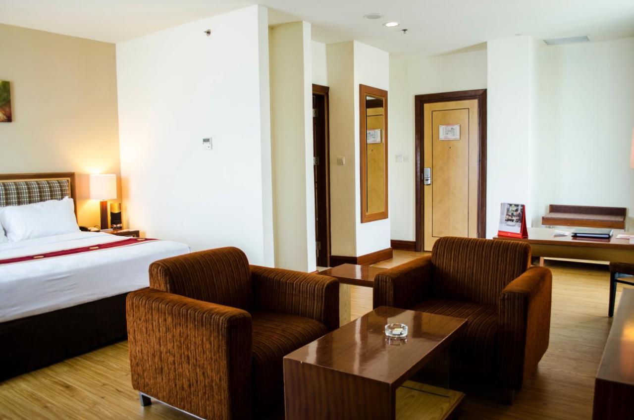 สวิส เบลโฮเต็ล มาเลียวซาน มานาโด Hotel ภายนอก รูปภาพ