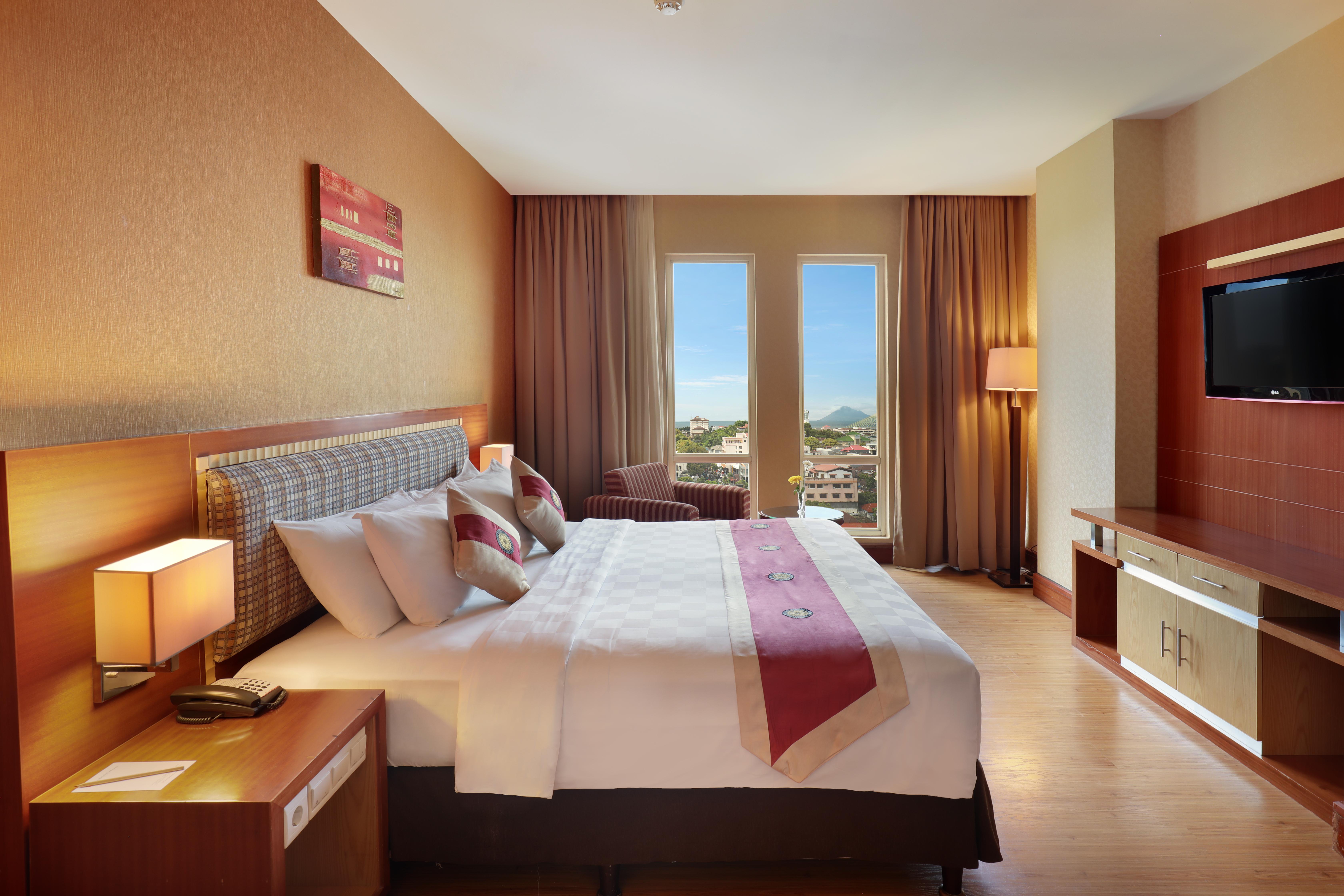 สวิส เบลโฮเต็ล มาเลียวซาน มานาโด Hotel ภายนอก รูปภาพ