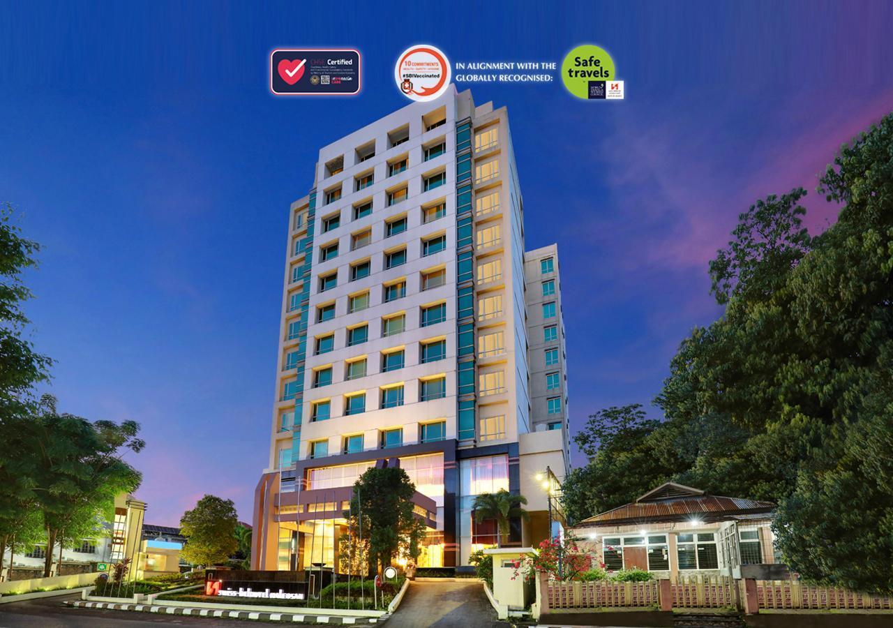 สวิส เบลโฮเต็ล มาเลียวซาน มานาโด Hotel ภายนอก รูปภาพ