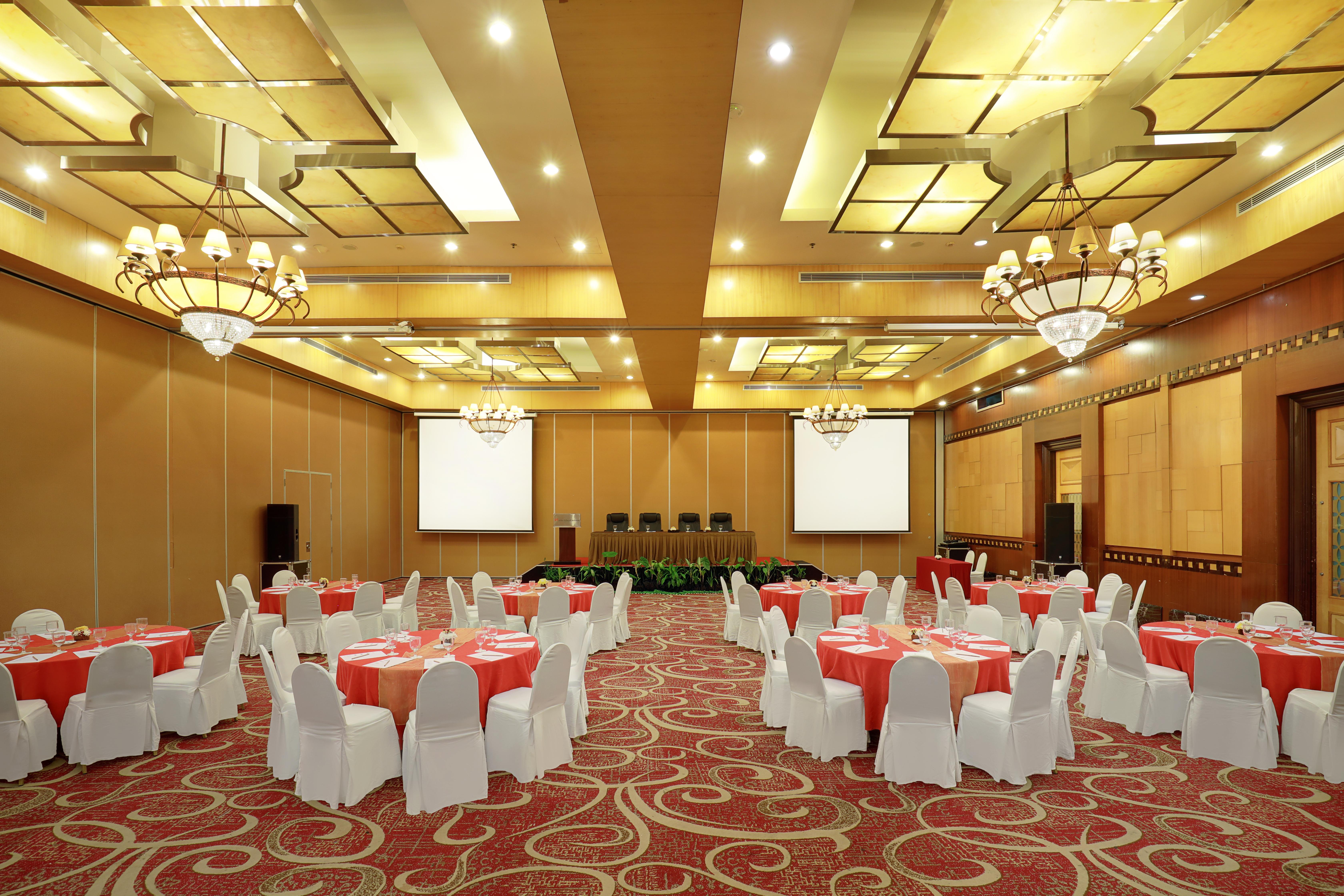 สวิส เบลโฮเต็ล มาเลียวซาน มานาโด Hotel ภายนอก รูปภาพ