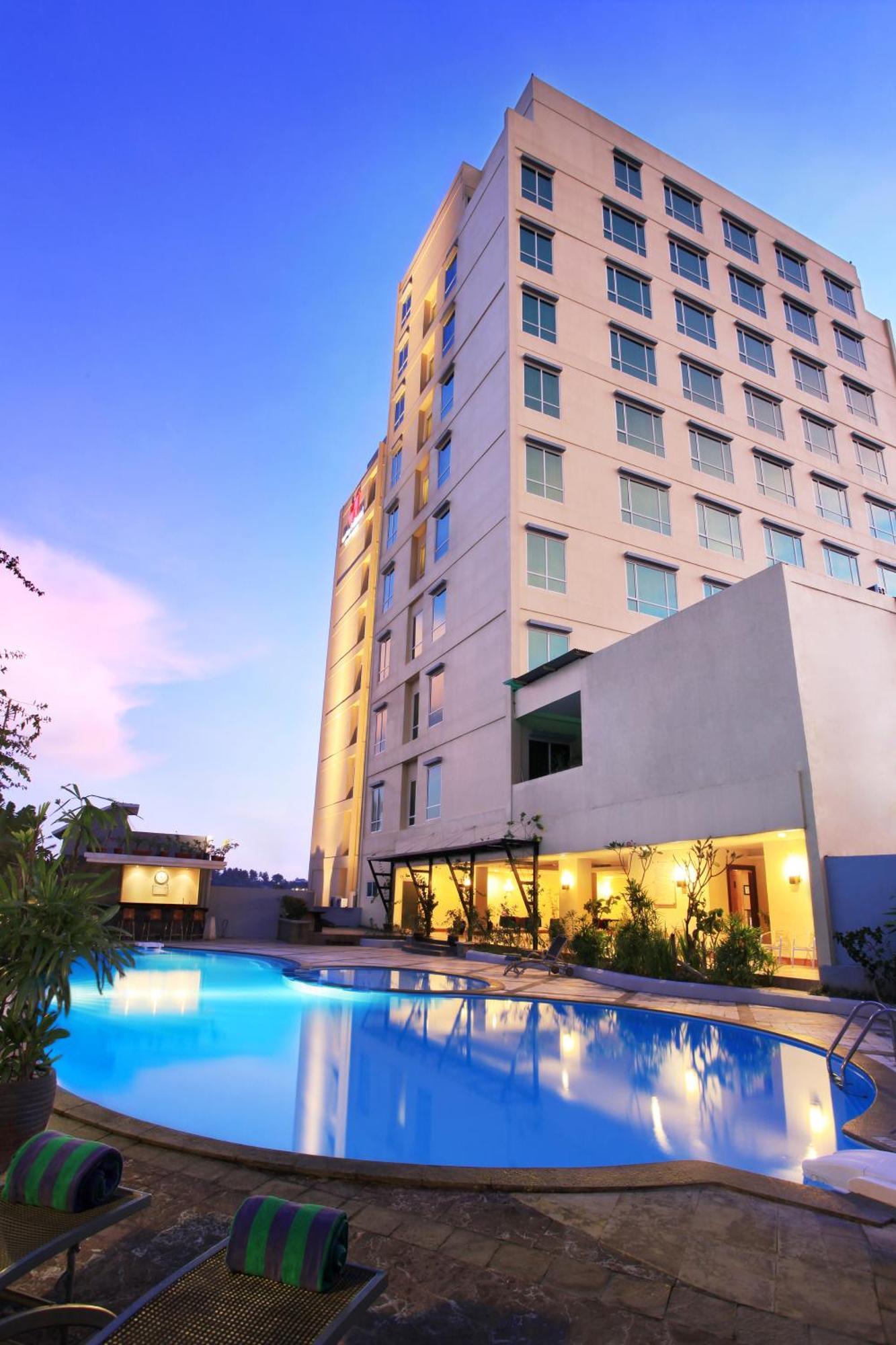 สวิส เบลโฮเต็ล มาเลียวซาน มานาโด Hotel ภายนอก รูปภาพ