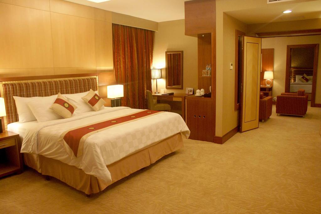 สวิส เบลโฮเต็ล มาเลียวซาน มานาโด Hotel ภายนอก รูปภาพ